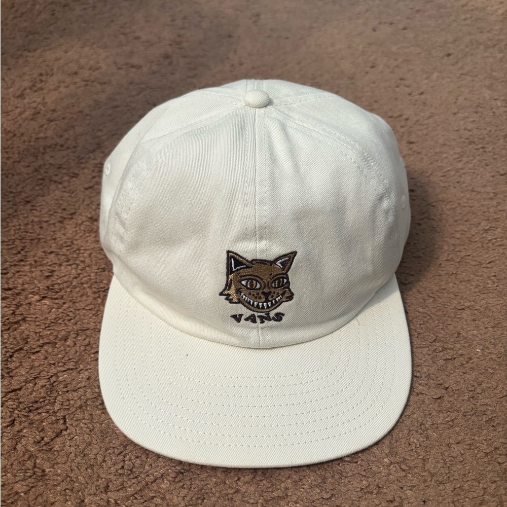 Vans Cream Baseball Cap with Fox Logo 6 panel skateboard cool flat brim cute